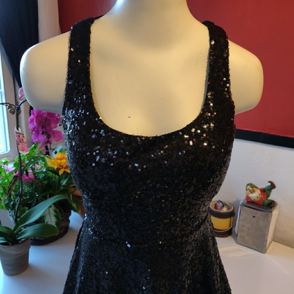 Black sparkle formal knee length dress - Picture 3 of 6